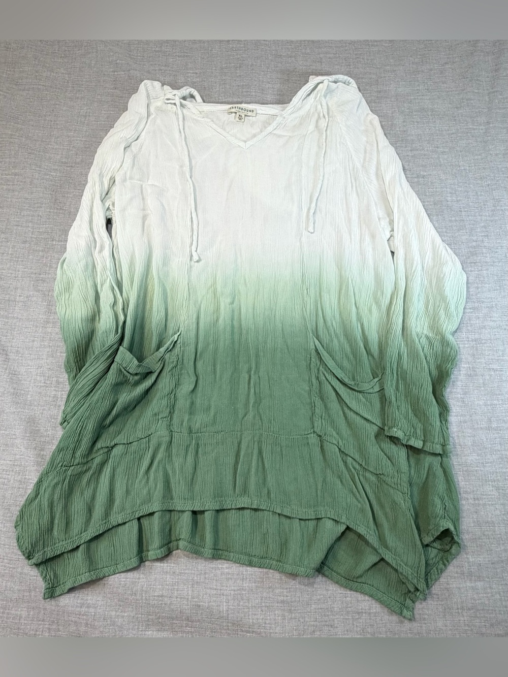 EARTHBOUND White green hombre Hooded V-Neck Tunic